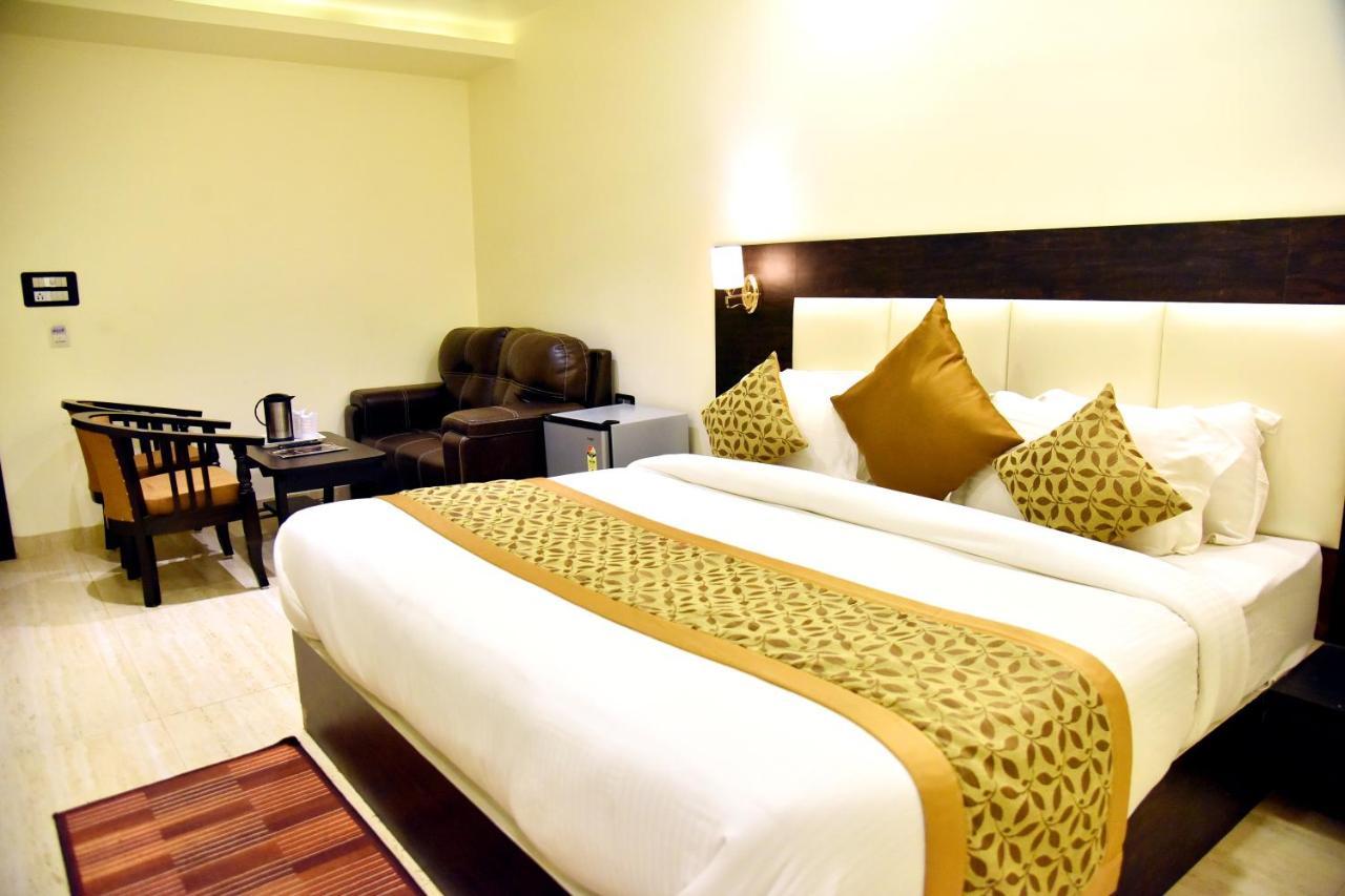 Hotel Vinayak 勒克瑙 外观 照片