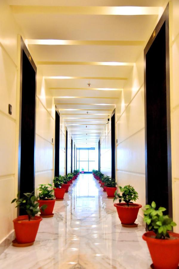Hotel Vinayak 勒克瑙 外观 照片