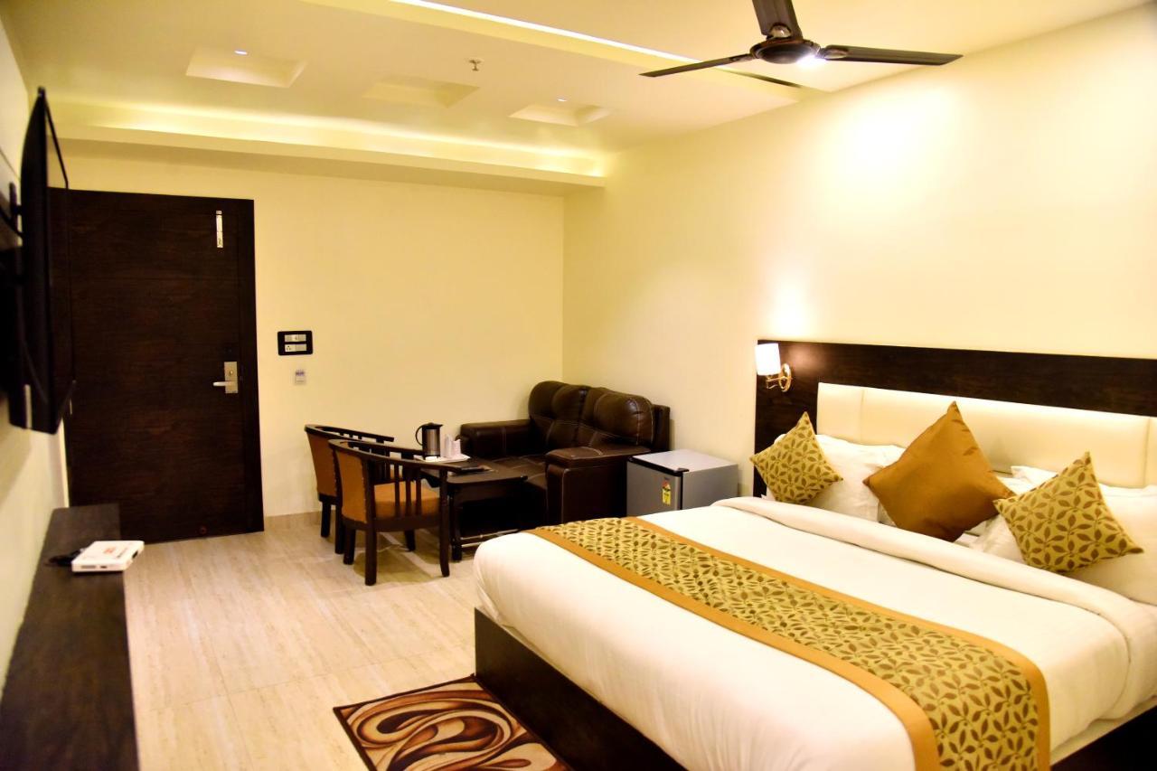 Hotel Vinayak 勒克瑙 外观 照片